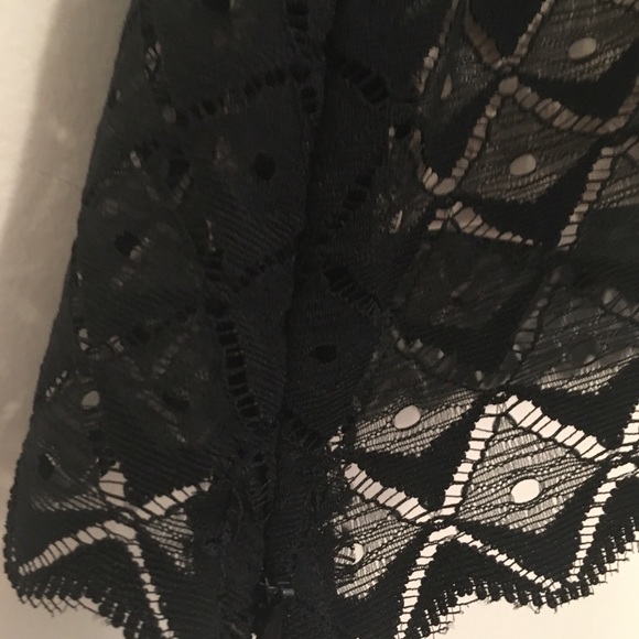 French connection black top - Picture 4 of 4